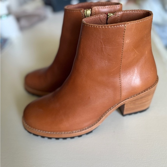 NWOB Portland Leather Patina Women's Tan Ankle Boots size 11 - Picture 2 of 9